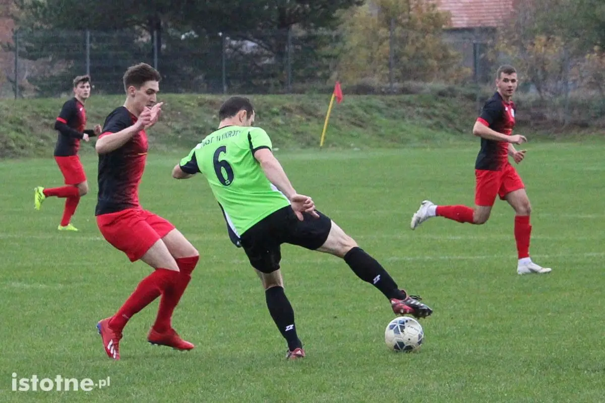 BKS wygrywa w Wykrotach