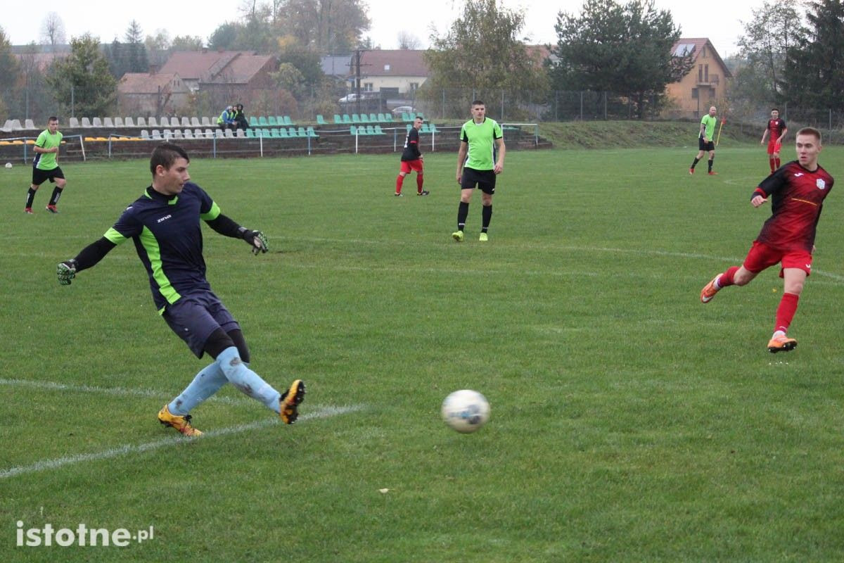 BKS wygrywa w Wykrotach