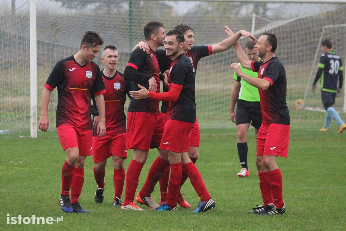 BKS wygrywa w Wykrotach