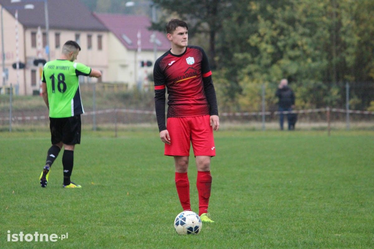 BKS wygrywa w Wykrotach