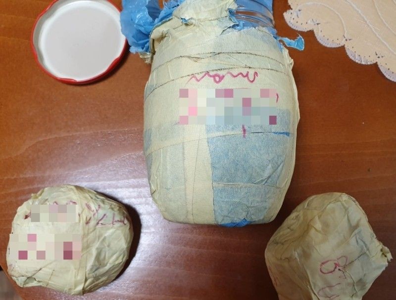 Łup i narkotyki ukryte w słoju