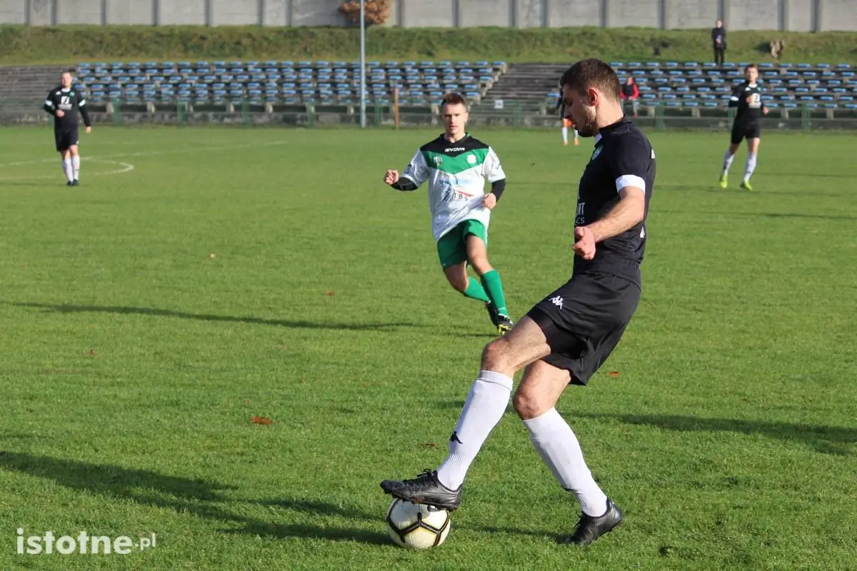 Warta wygrywa z BKS-em w derbach powiatu