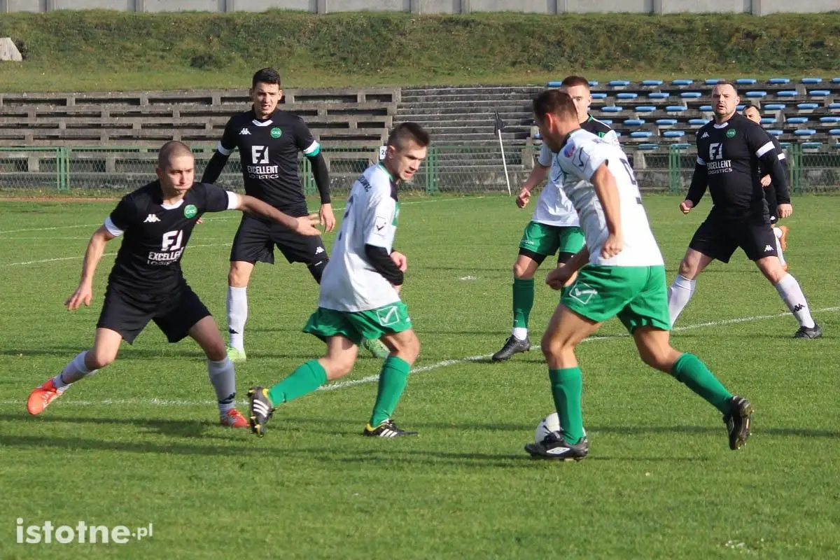 Warta wygrywa z BKS-em w derbach powiatu