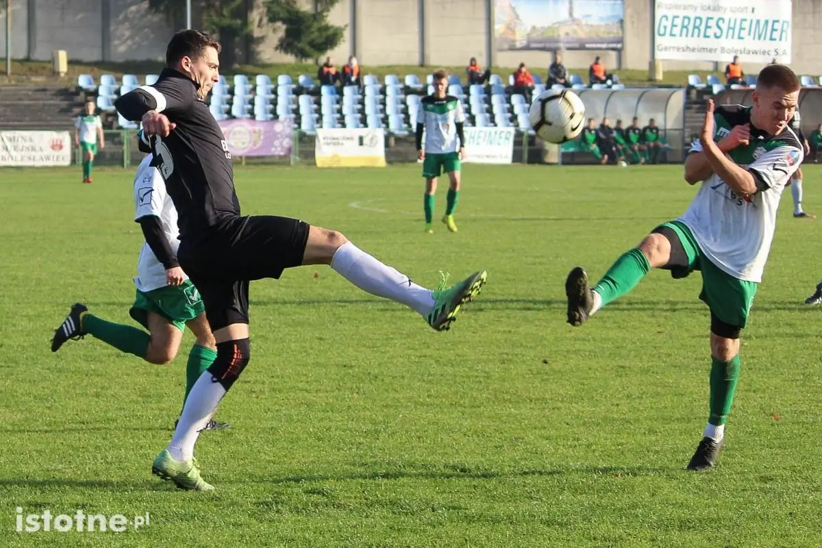 Warta wygrywa z BKS-em w derbach powiatu