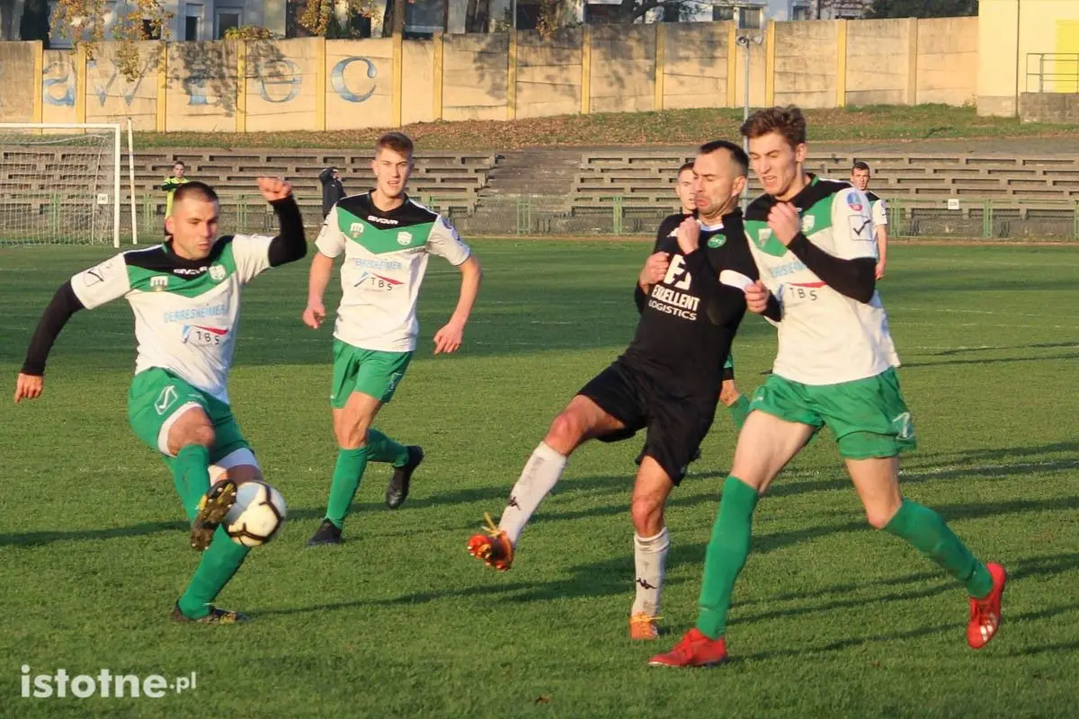 Warta wygrywa z BKS-em w derbach powiatu