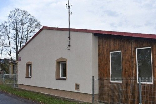 Odnowiona elewacja świetlicy w miejscowości Patoka