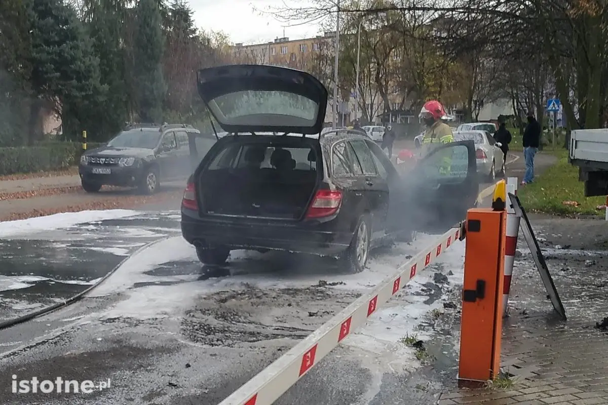 Pożar Mercedesa przy Jana Pawła II