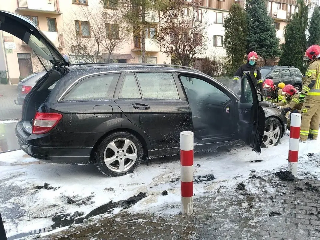 Pożar Mercedesa przy Jana Pawła II