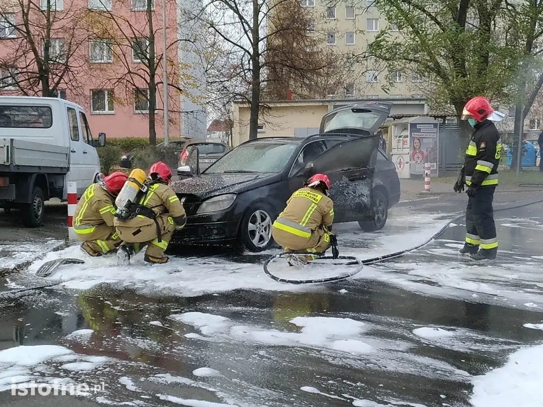 Pożar Mercedesa przy Jana Pawła II