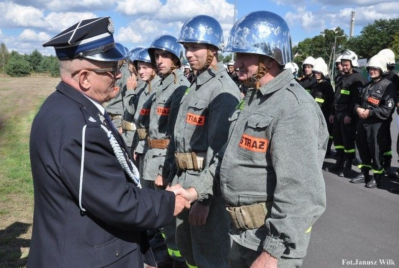 Zbigniew Bożęcki na zdjęciach Janusza Wilka z KP PSP Bolesławiec