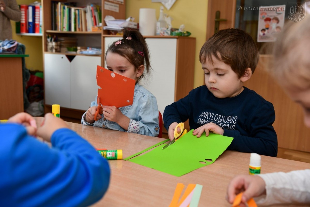 Przedszkolaki z MPP nr 4 w Bolesławcu wykonały łańcuch dobra