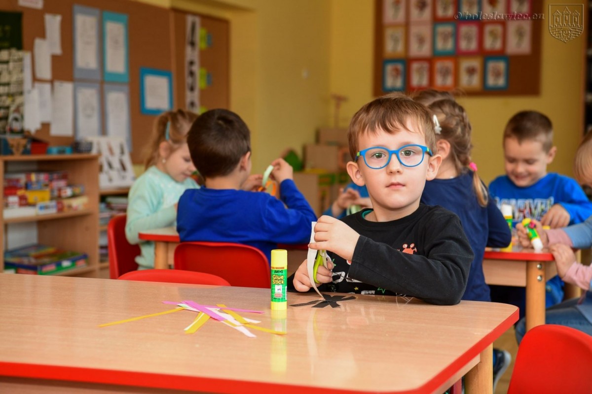 Przedszkolaki z MPP nr 4 w Bolesławcu wykonały łańcuch dobra