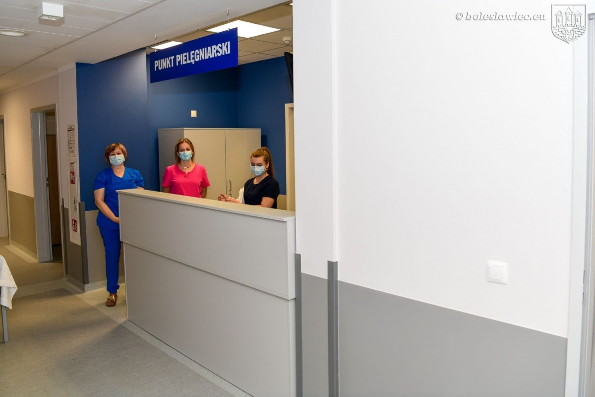 Szpital kontenerowy gotowy na przyjmowanie pacjentów zakażonych covidem