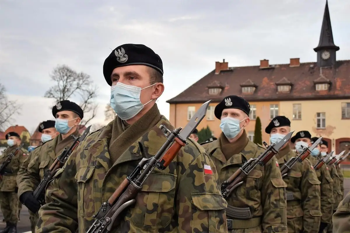 Elewi ślubowali na sztandar 23 Śląskiego Pułku Artylerii w Bolesławcu