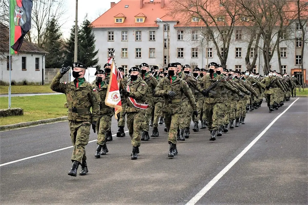 Elewi ślubowali na sztandar 23 Śląskiego Pułku Artylerii w Bolesławcu