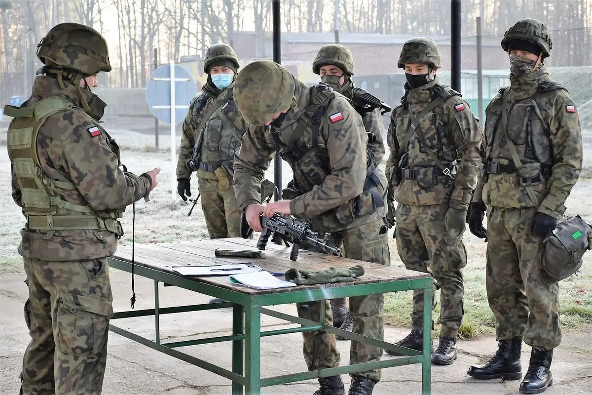 Przyszli podoficerowie 23 Śląskiego Pułku Artylerii w trakcie kursu instruktorsko-metodycznego