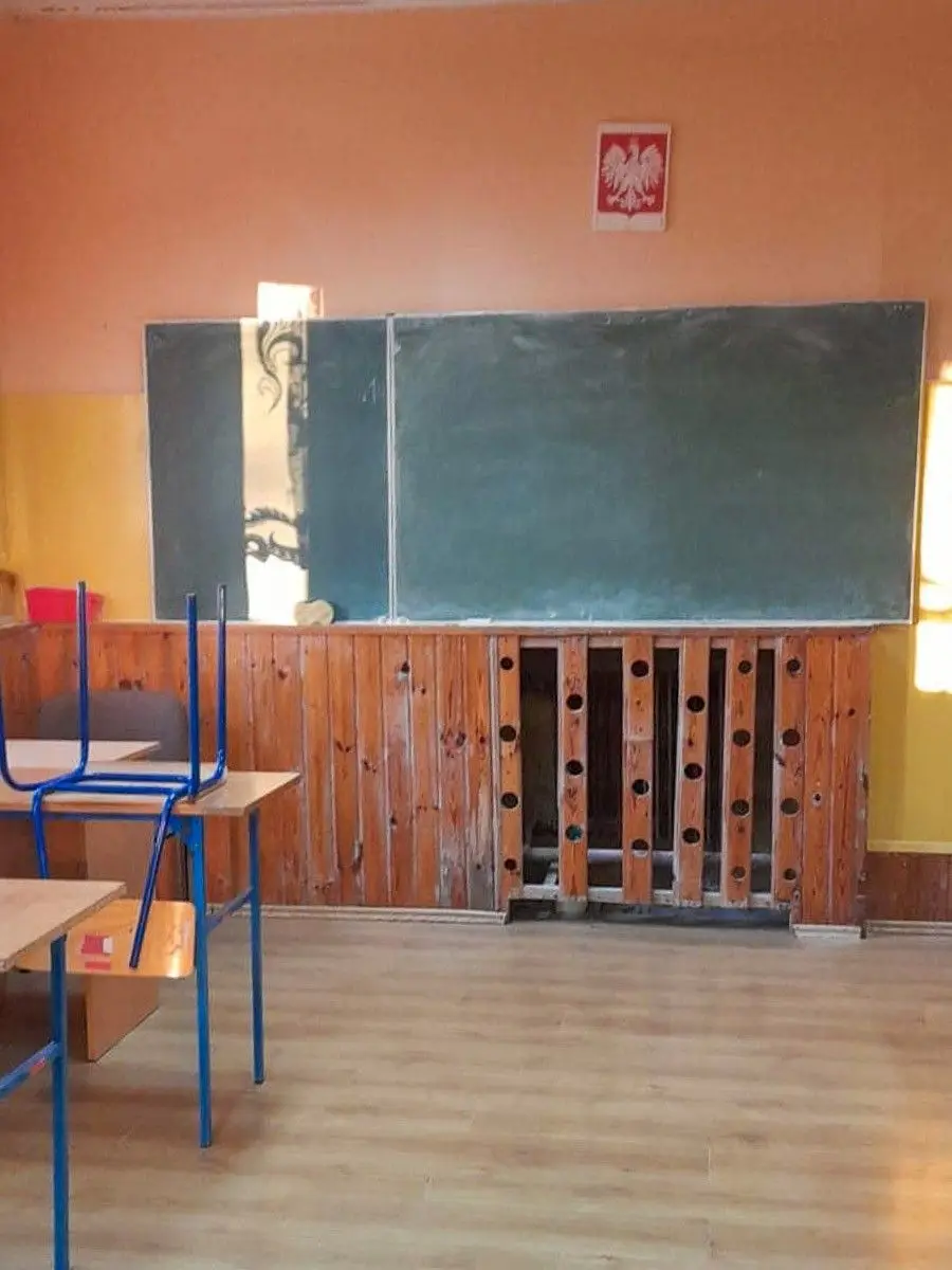 Szkoła w Sędzimirowie