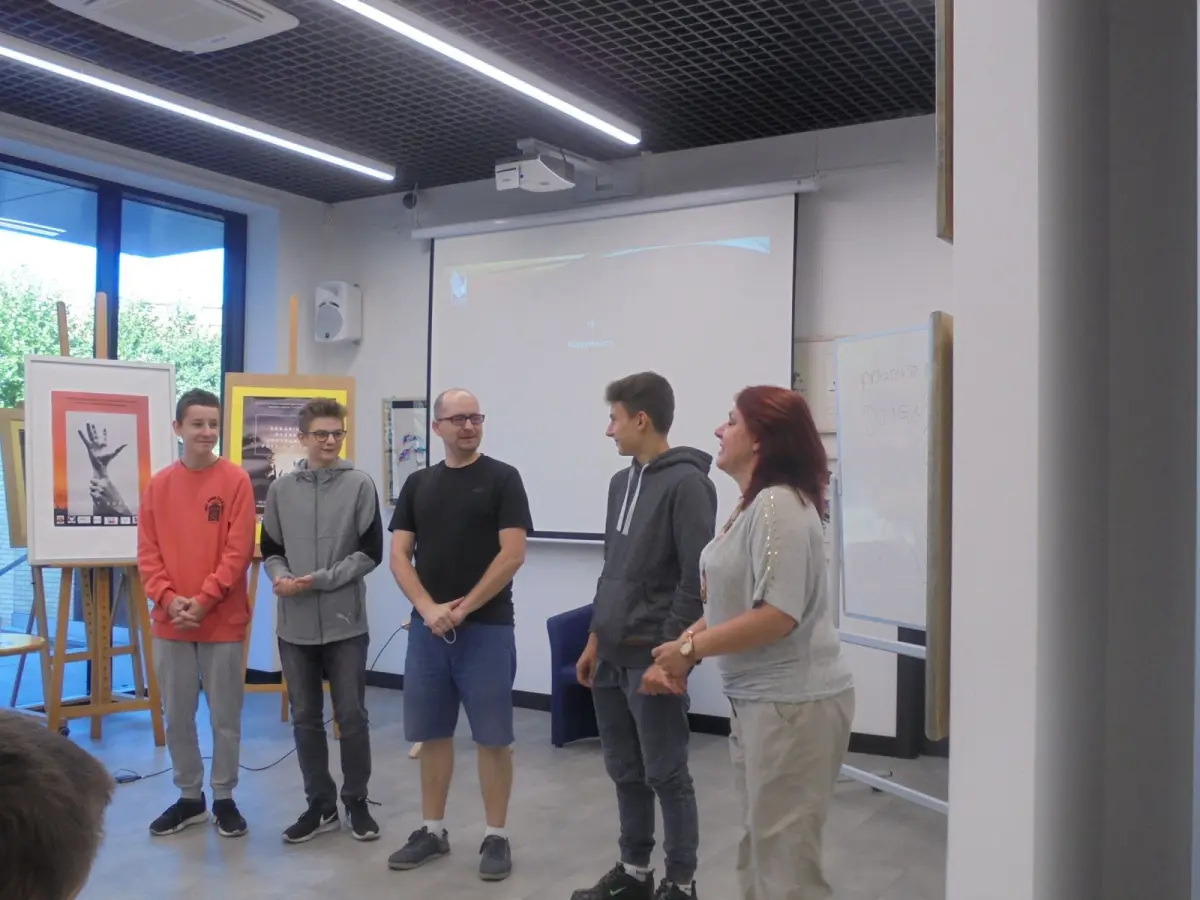 Projekt "A mury runą..."