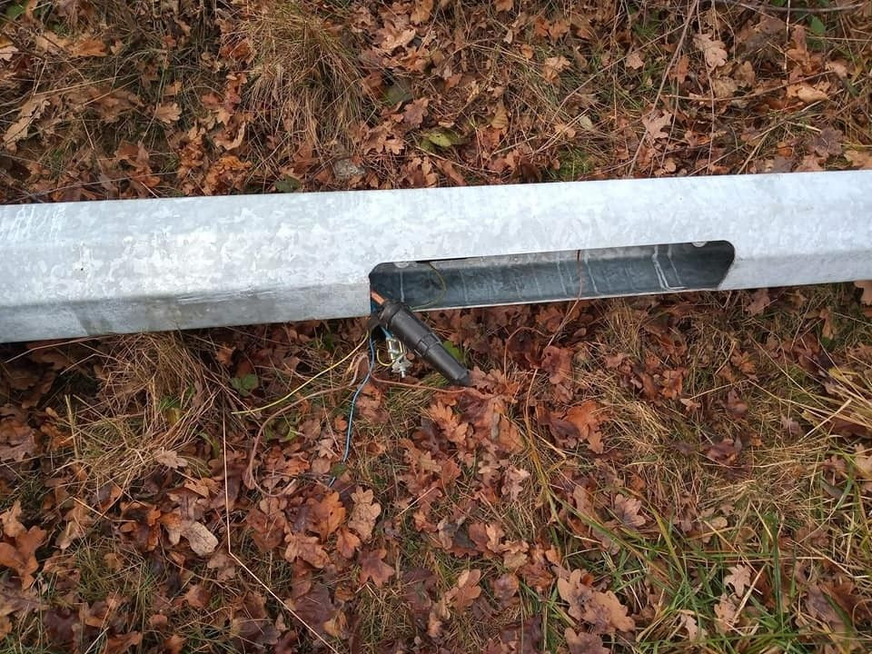 Zdemolowana latarnia w Otoku