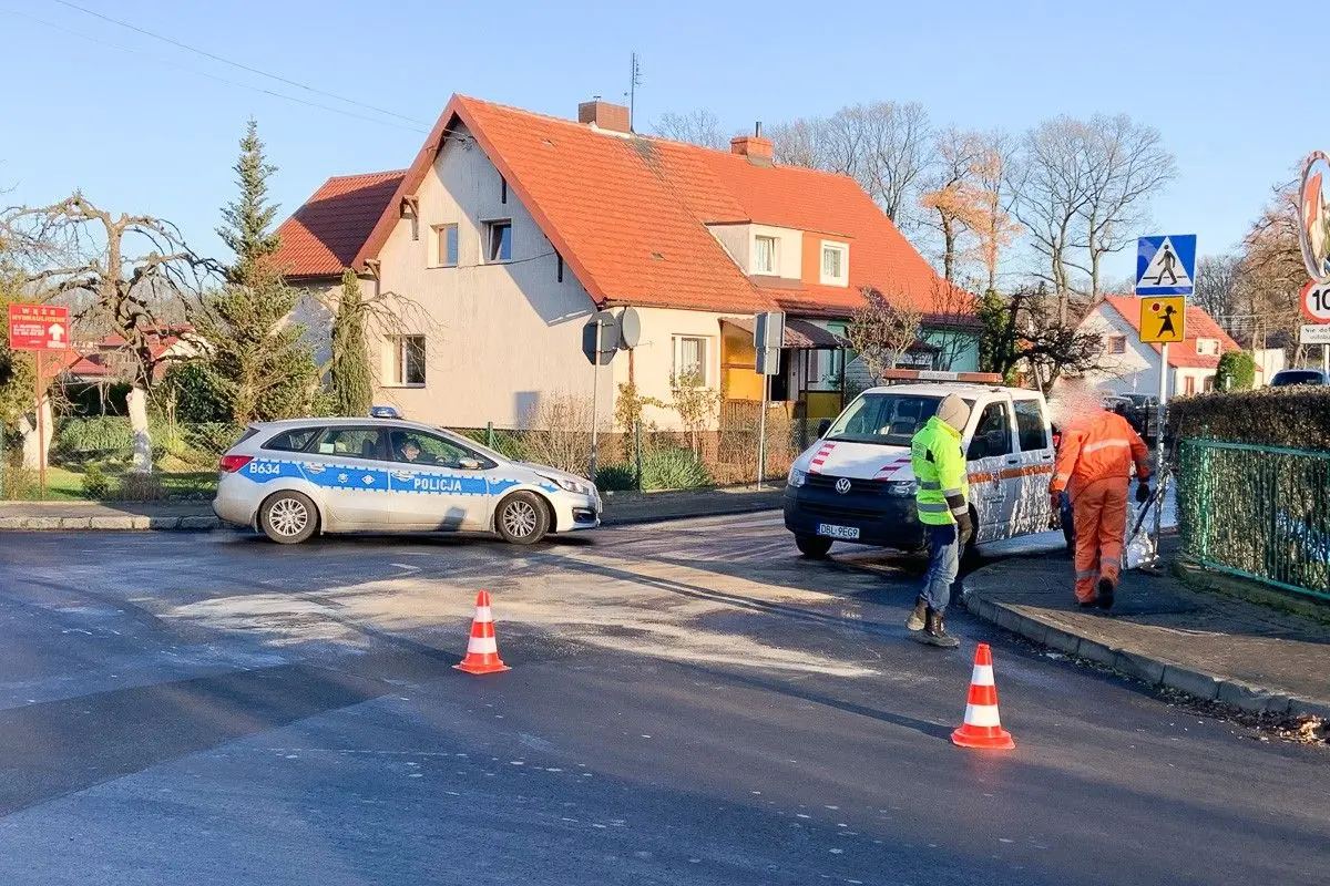 Zderzenie dwóch aut na skrzyżowaniu ulic Góralskiej i Staszica