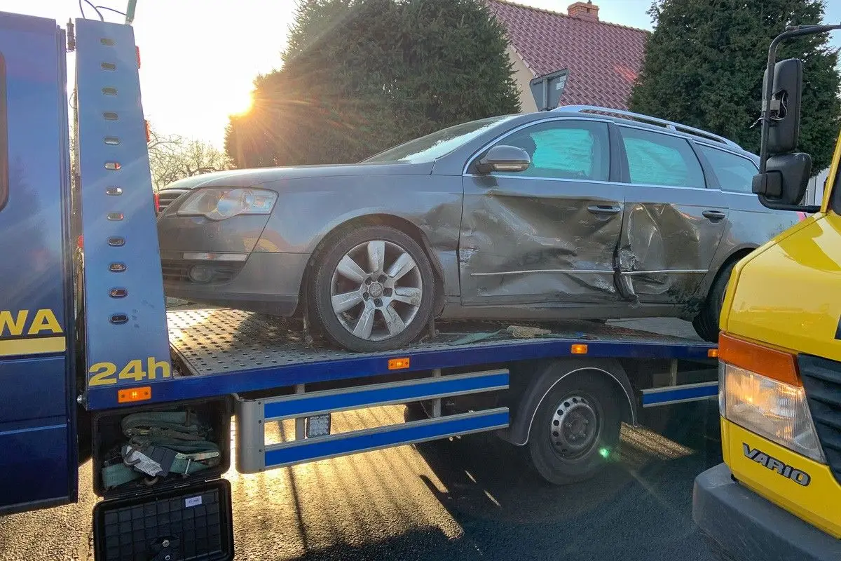 Zderzenie dwóch aut na skrzyżowaniu ulic Góralskiej i Staszica