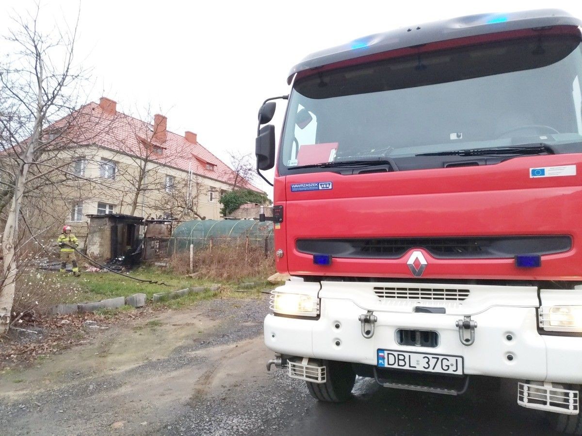 Pożar szopy na zapleczu ulicy Kosiby