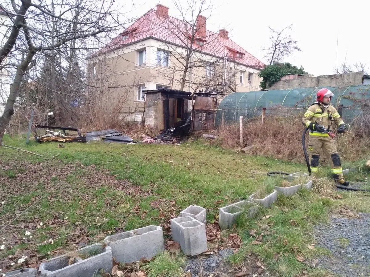 Pożar szopy na zapleczu ulicy Kosiby