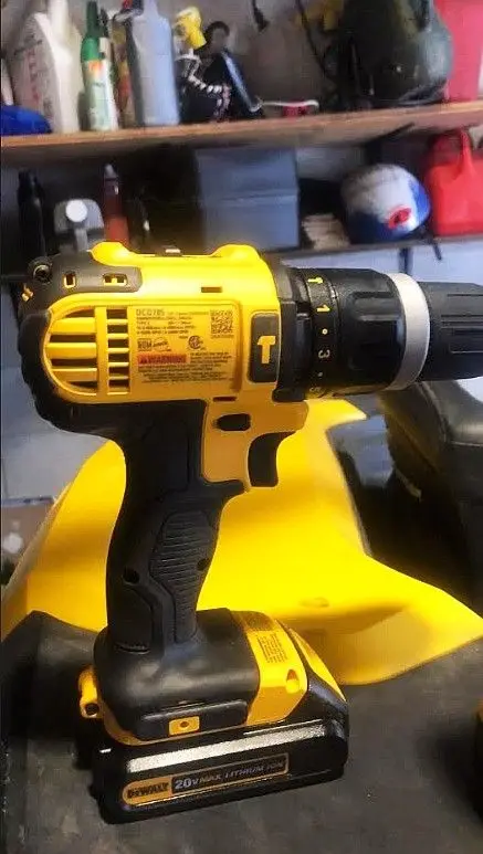 Skradziono narzędzia DeWalt