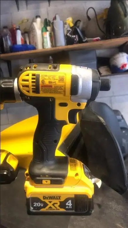 Skradziono narzędzia DeWalt