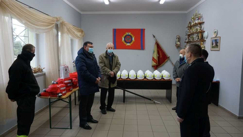 Przekazanie sprzętu i wyposażenia OSP Gierałtów