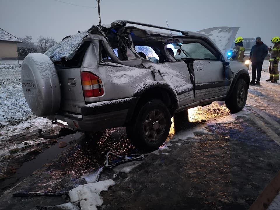Zderzenie autobusu z oplem