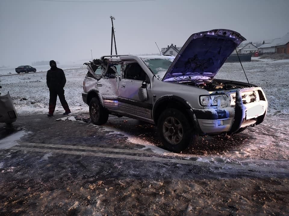 Zderzenie autobusu z oplem