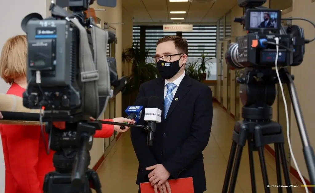 Marszałkowie i przedstawiciele spółki DOLMED