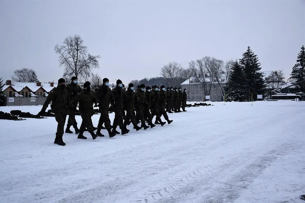 Musztra w 23 Śląskim Pułku Artylerii w Bolesławcu