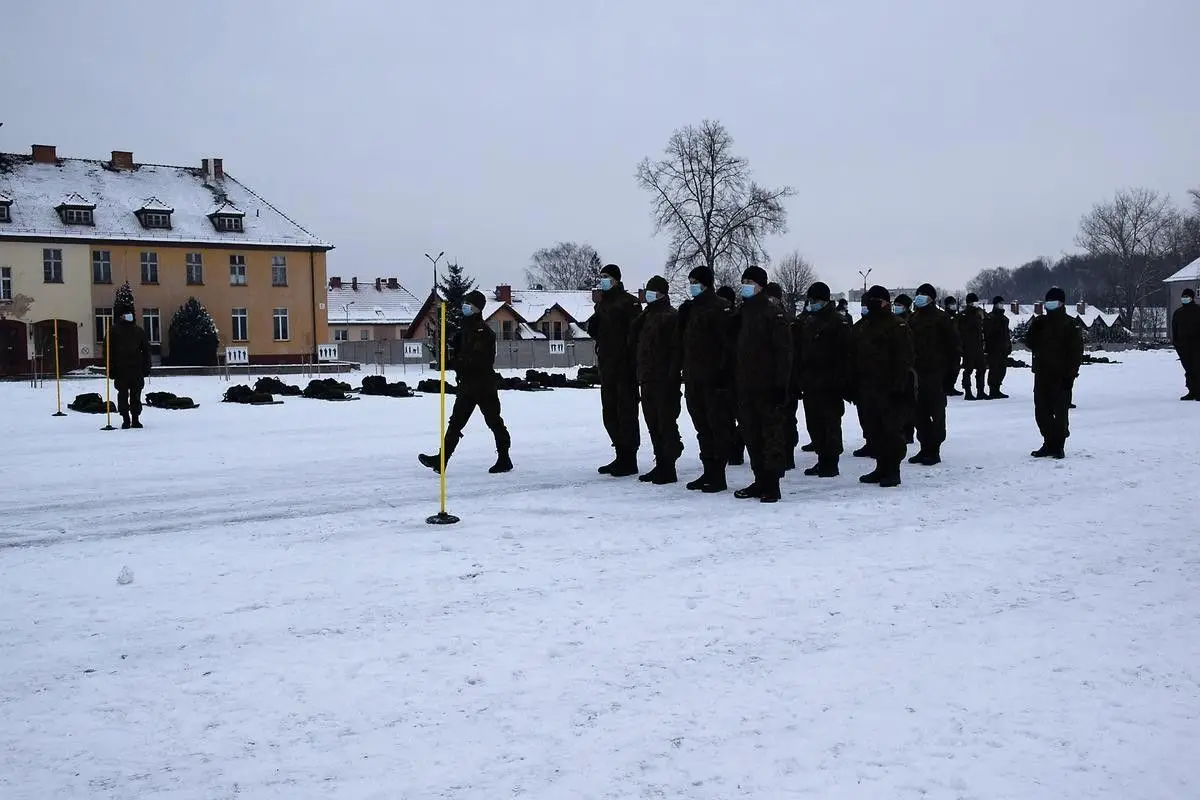 Musztra w 23 Śląskim Pułku Artylerii w Bolesławcu
