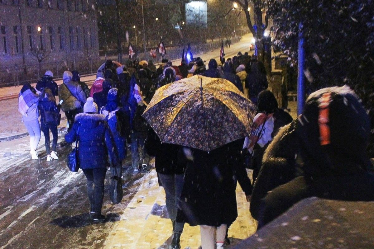 Mimo śniegu i mrozu kilkadziesiąt osób protestowało ws. aborcji