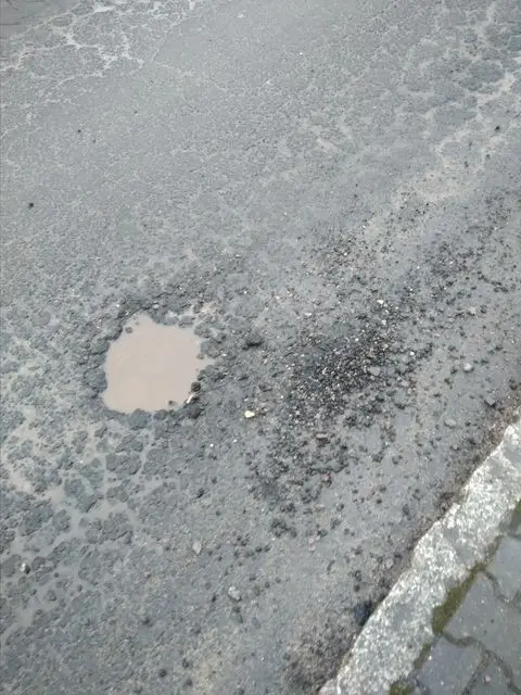 Dziury na ulicy Staszica