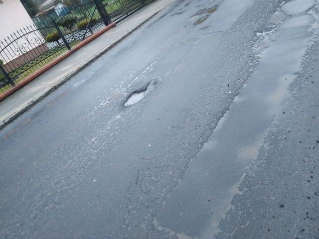 Dziury na ulicy Staszica