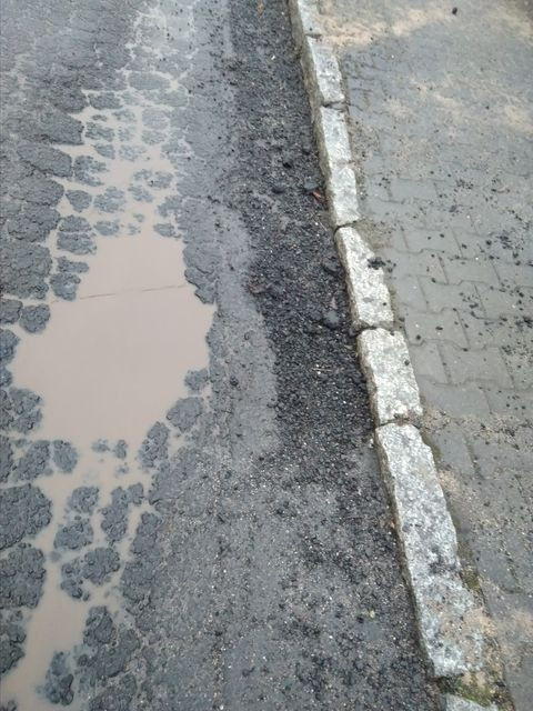 Dziury na ulicy Staszica