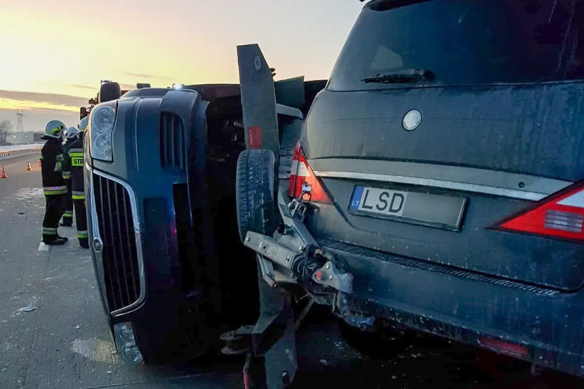 Аварія автовоза на A4