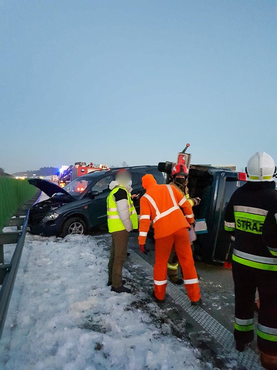 Wypadek autolawety na A4