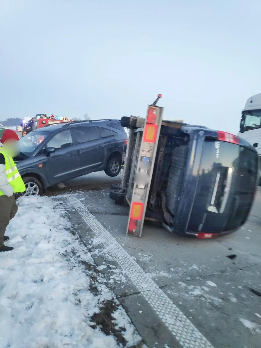 Wypadek autolawety na A4