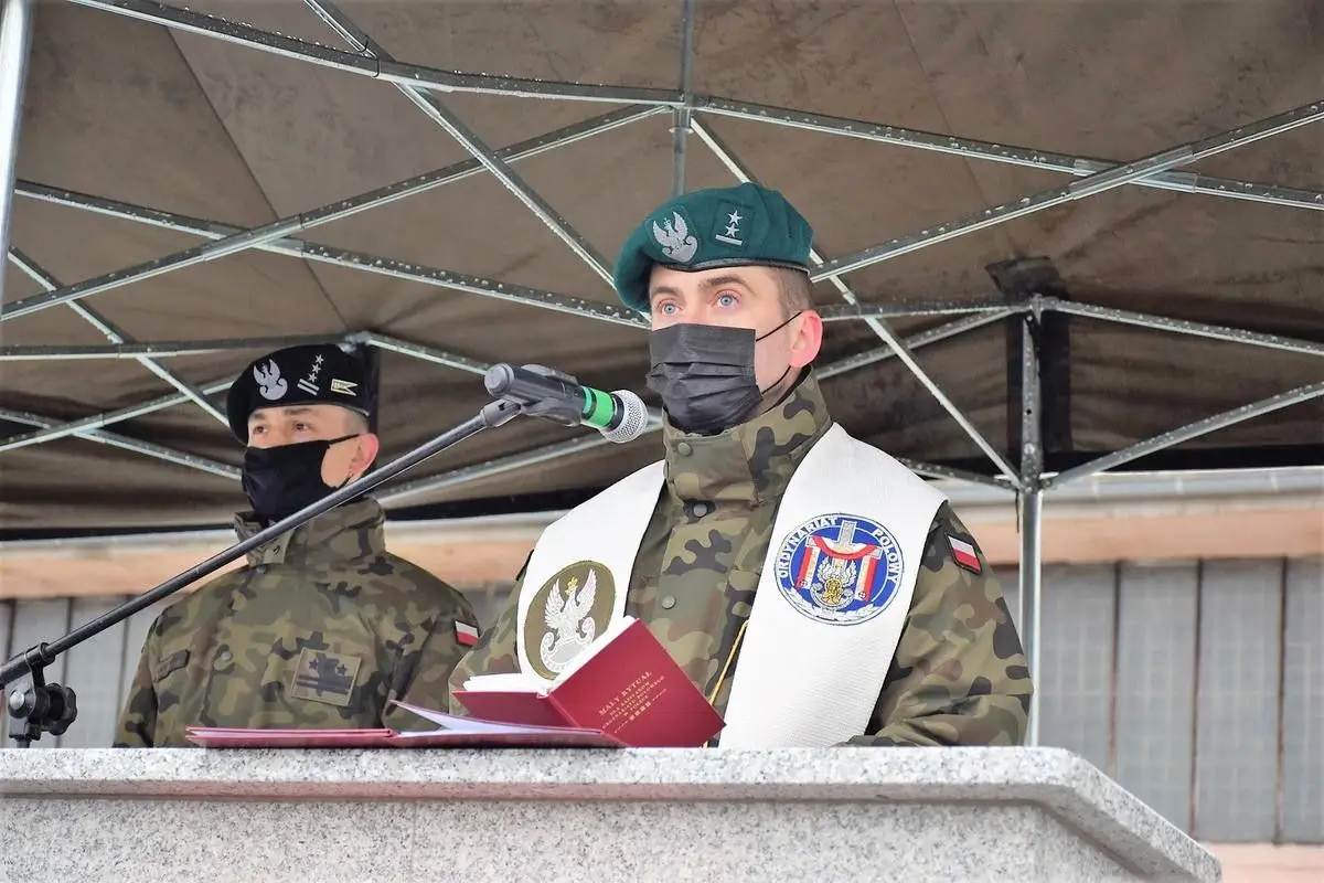 Ślubowanie elewów  23 Śląskim Pułku Artylerii w Bolesławcu