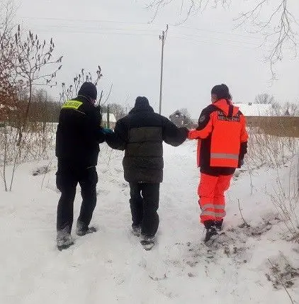 Straż Miejska w Bolesławcu pomaga bezdomnym