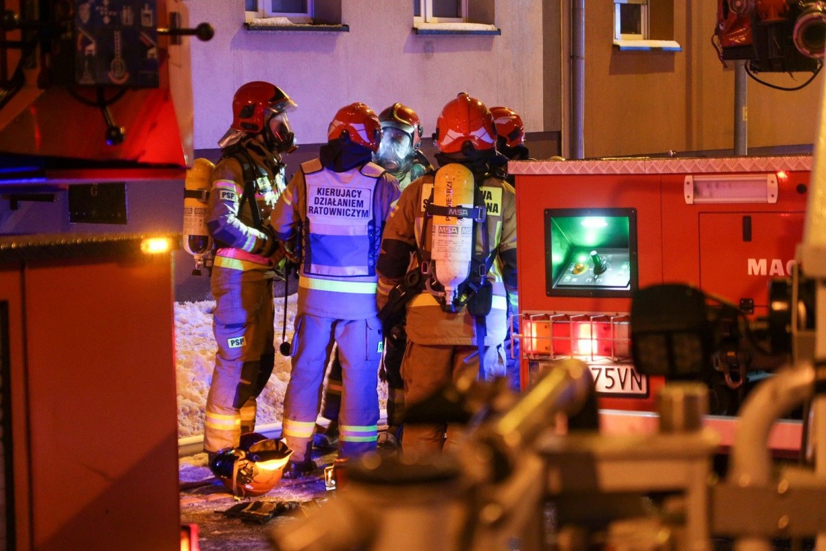 Pożar w kamienicy przy ulicy Żwirki i Wigury 3 w Bolesławcu