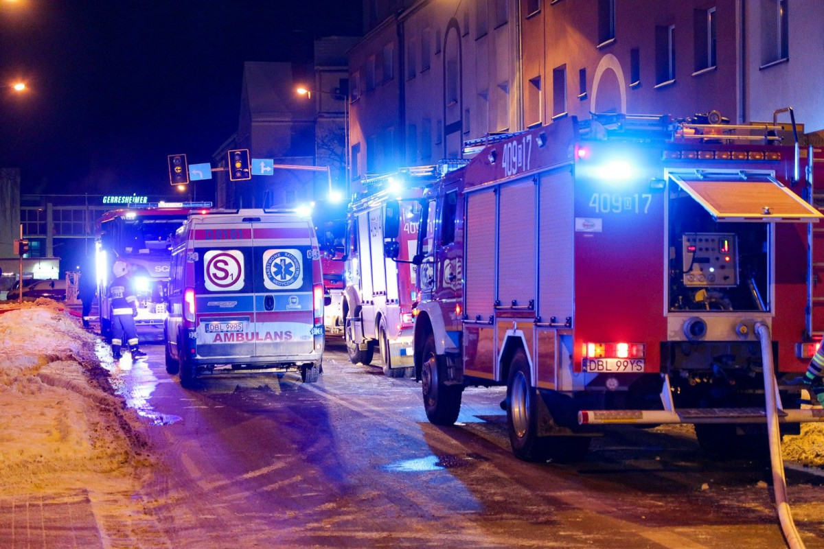 Pożar w kamienicy przy ulicy Żwirki i Wigury 3 w Bolesławcu