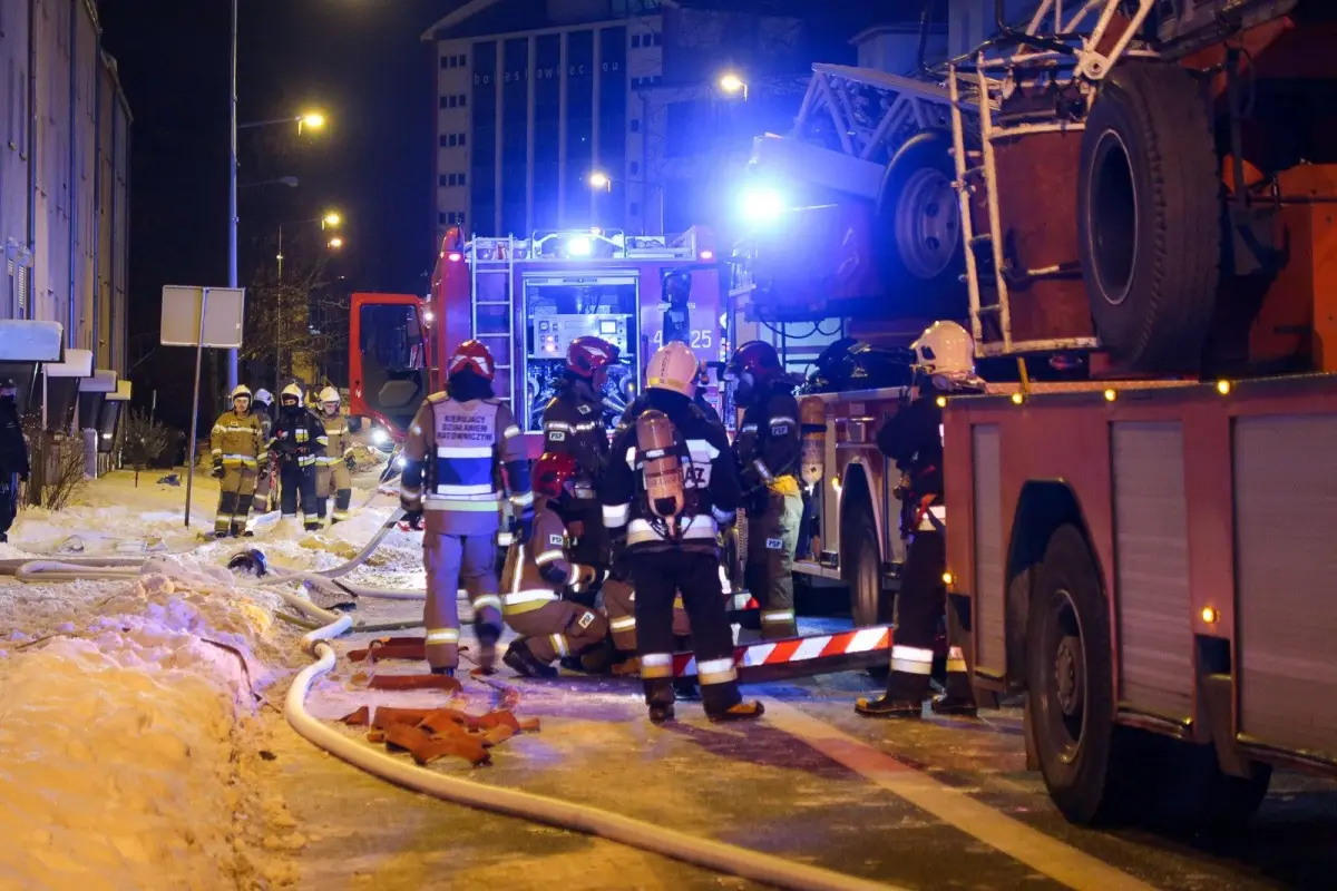 Pożar w kamienicy przy ulicy Żwirki i Wigury 3 w Bolesławcu