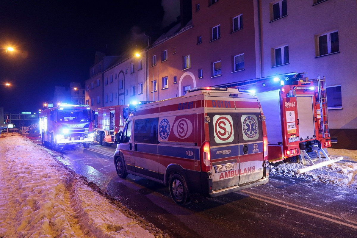 Pożar w kamienicy przy ulicy Żwirki i Wigury 3 w Bolesławcu