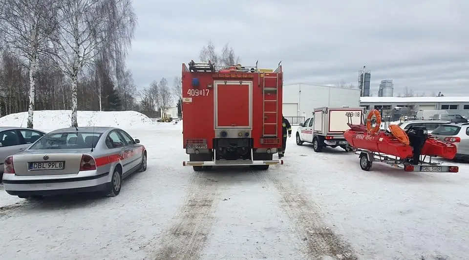 Ćwiczenia strażaków z gminy Bolesławiec na akwenie k. Parkoszowa