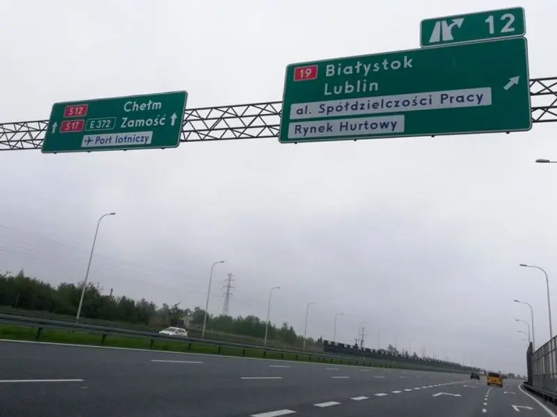 Oznakowanie na drogach szybkiego ruchu